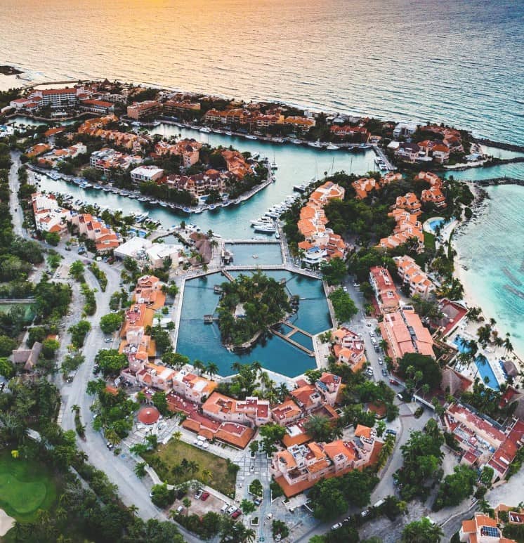 Puerto Aventuras marina community